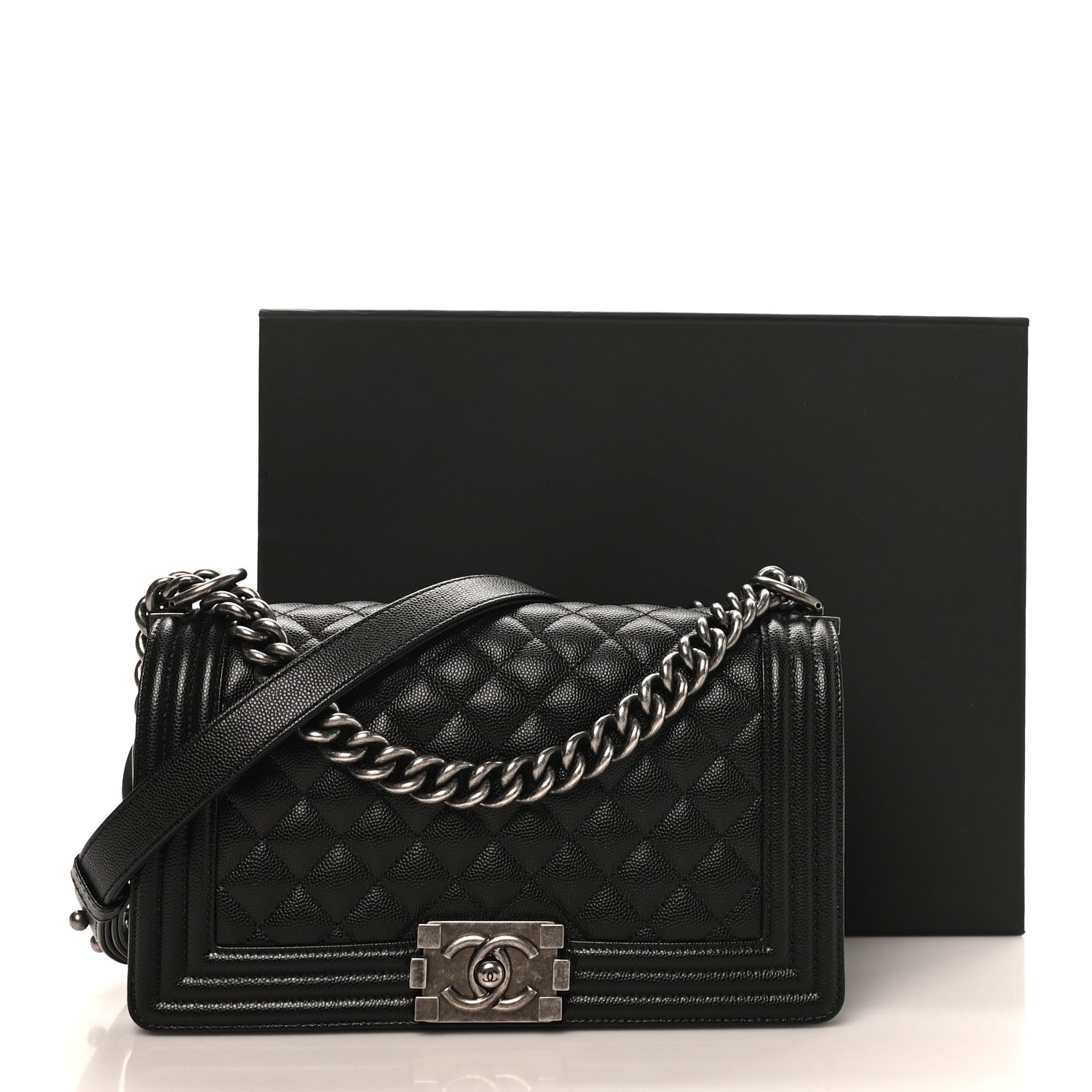 Caviar Quilted Medium Boy Flap Black