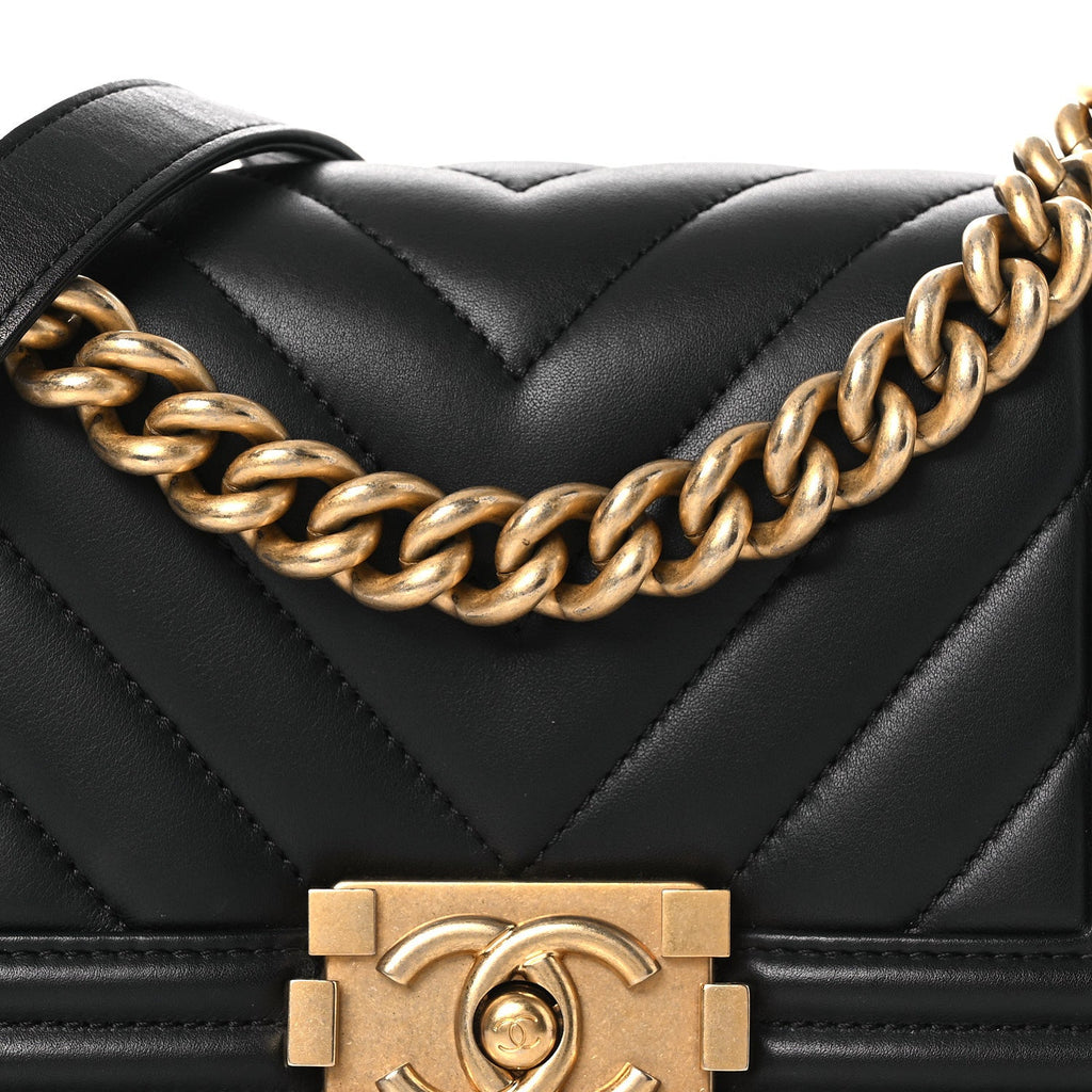 Calfskin Chevron Quilted Medium Boy Flap Black