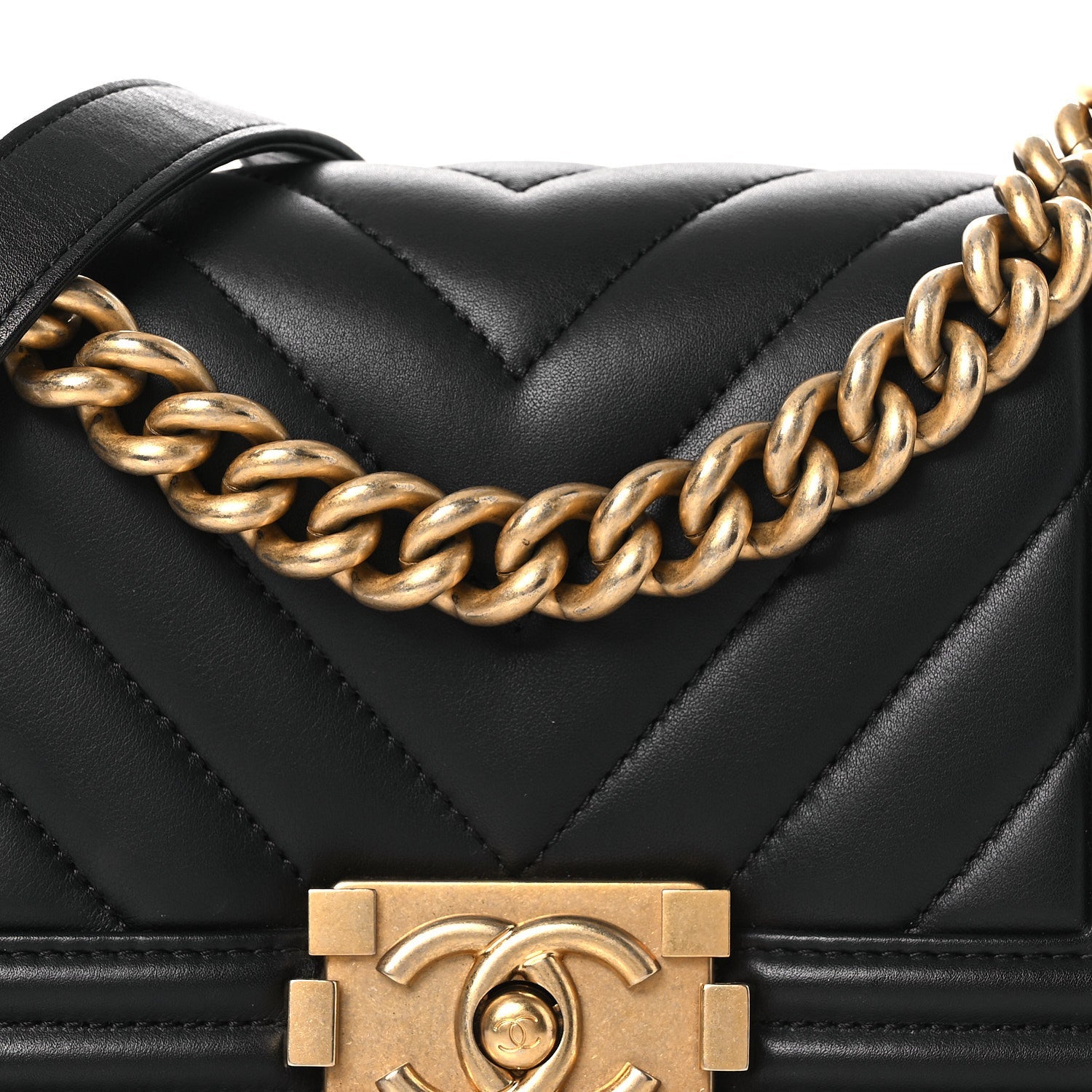 Calfskin Chevron Quilted Medium Boy Flap Black