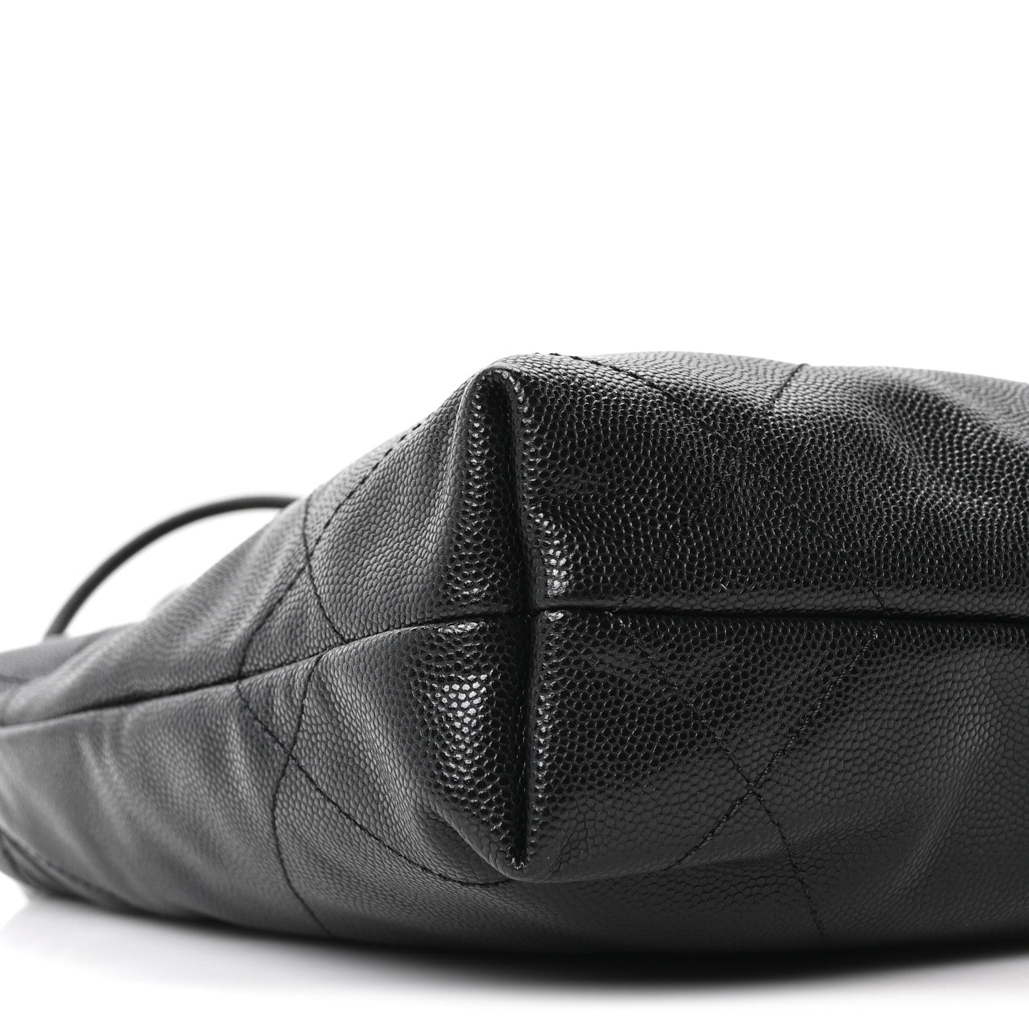 Shiny Caviar Quilted Monochrome Mini Chanel 22 Black
