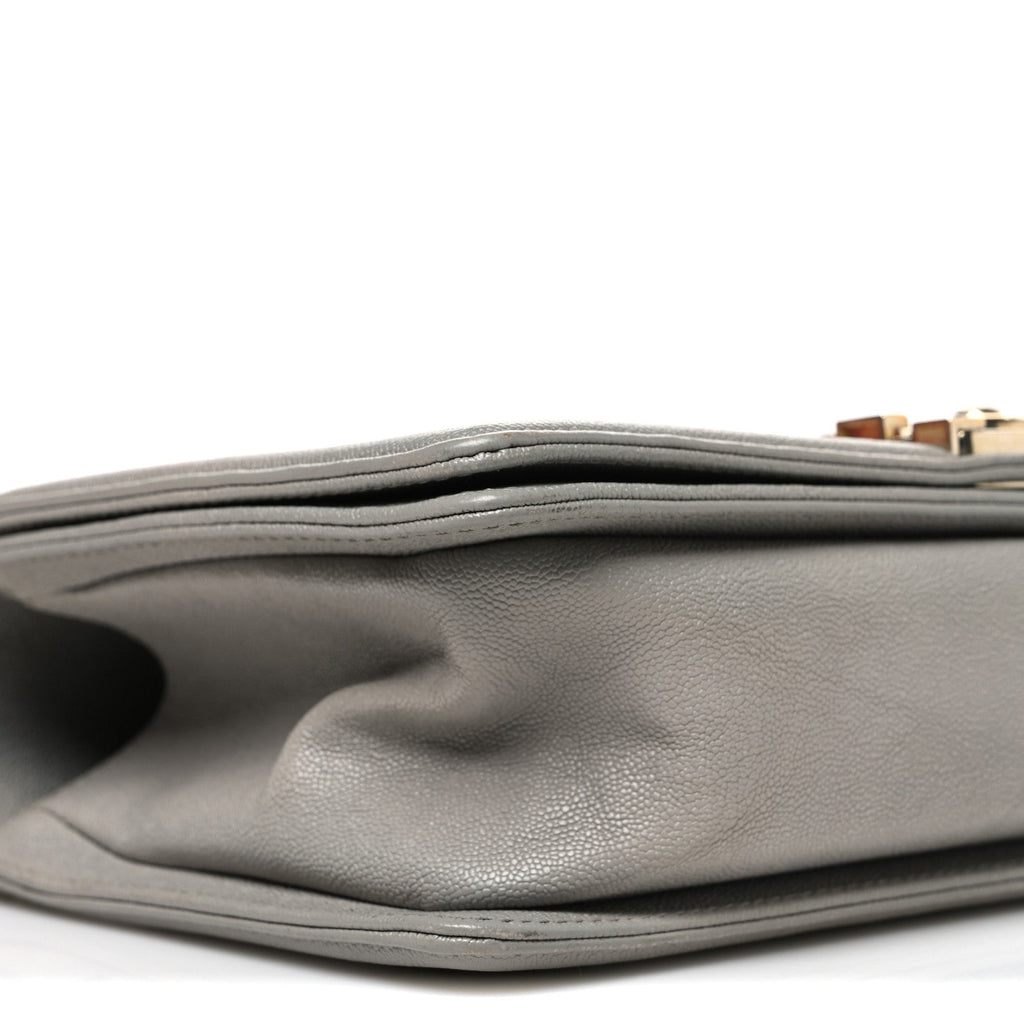 Caviar Quilted Medium Boy Flap Light Grey