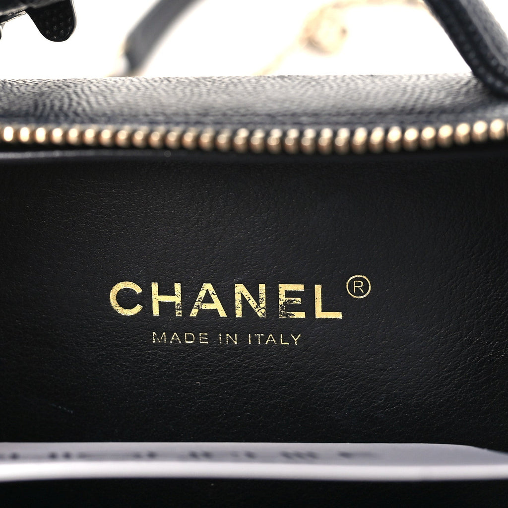 Caviar Quilted Small CC Filigree Vanity Case Black
