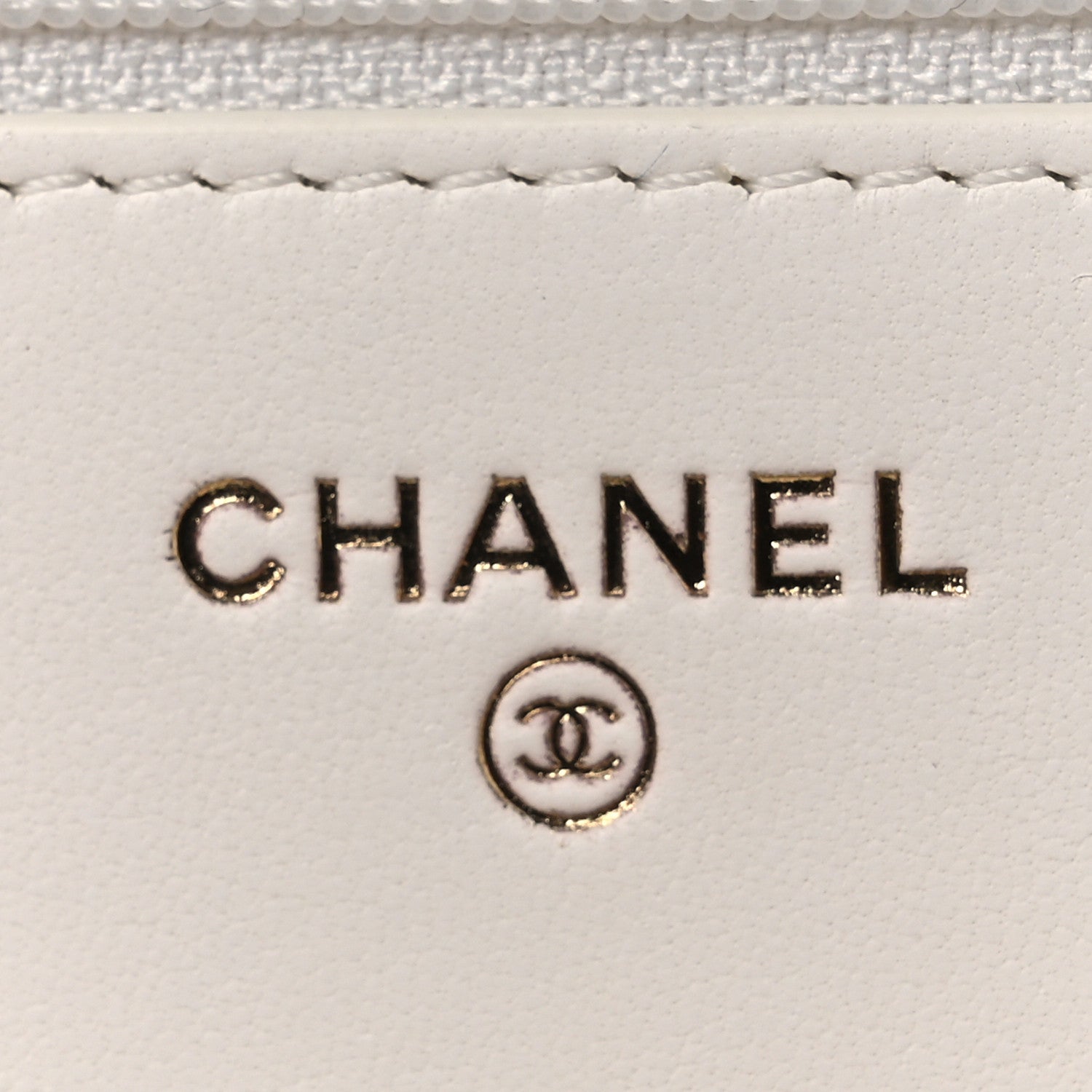 Lambskin Quilted CC Pearl Crush Wallet on Chain WOC White