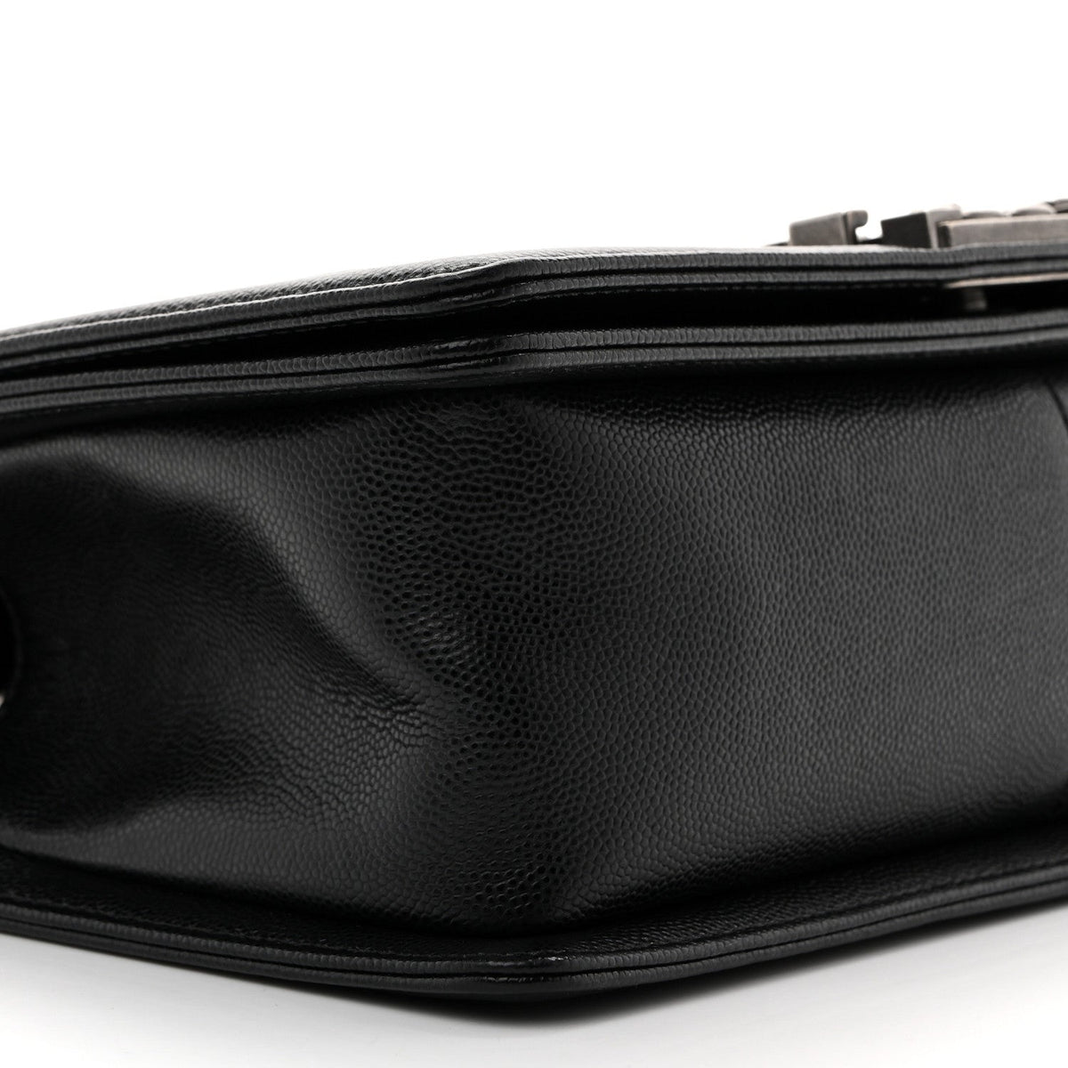 Caviar Quilted Medium Boy Flap Black