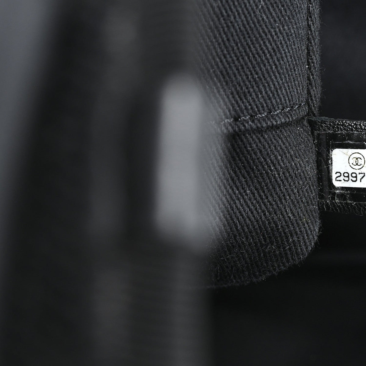 Canvas Pearl Medium Deauville Tote Black