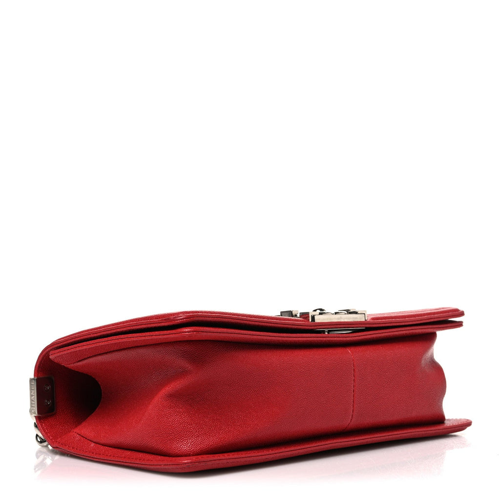 Caviar Quilted Medium Boy Flap Red