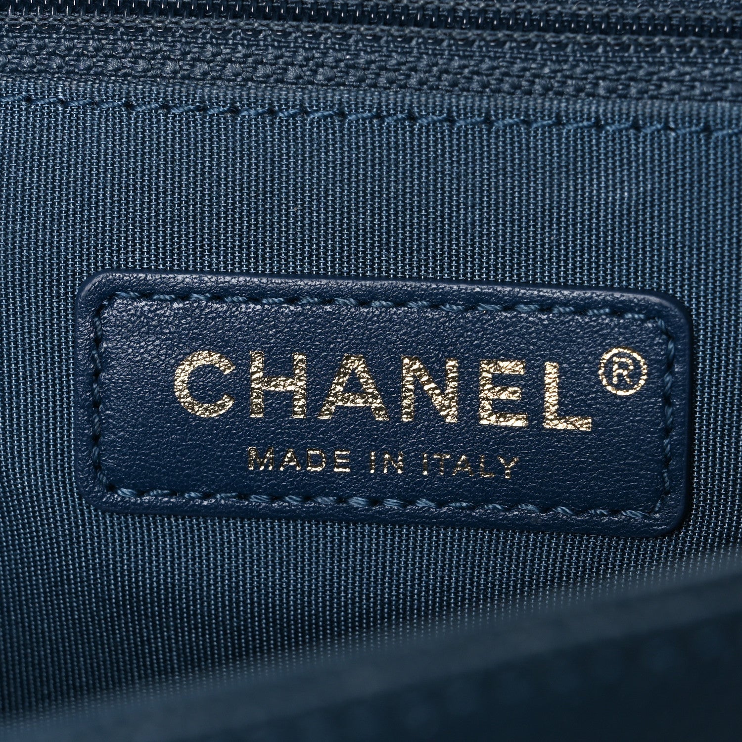 Caviar Chevron Quilted New Medium Boy Flap Blue
