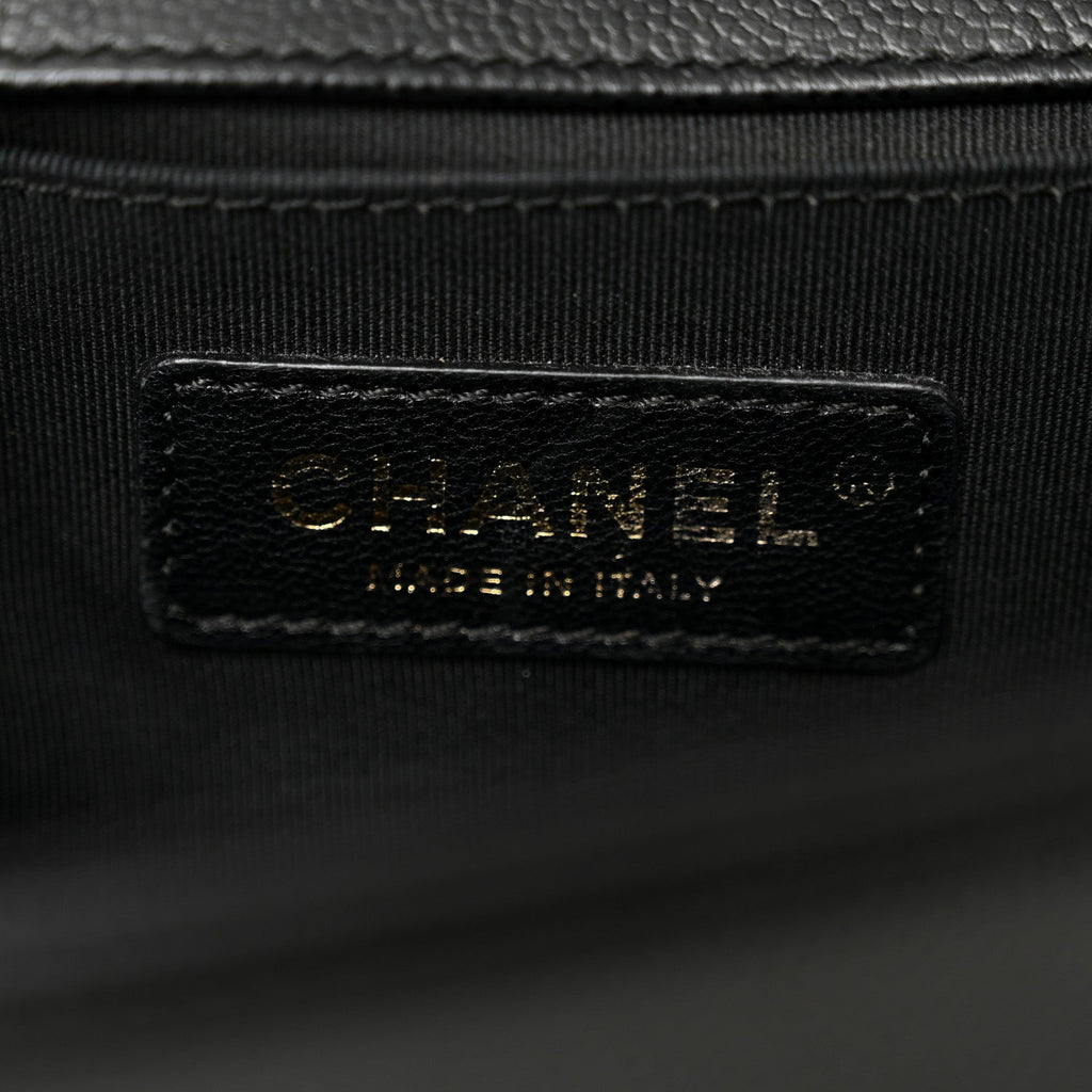 Caviar Quilted Medium Boy Flap Black