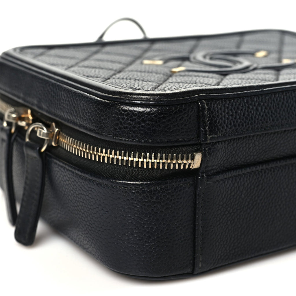 Caviar Quilted Medium CC Filigree Vanity Case Black