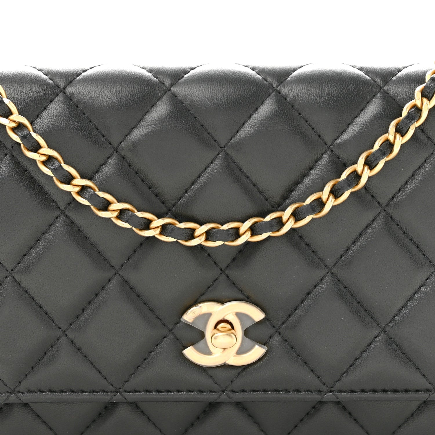 Lambskin Quilted CC Pearl Crush Wallet on Chain WOC Black