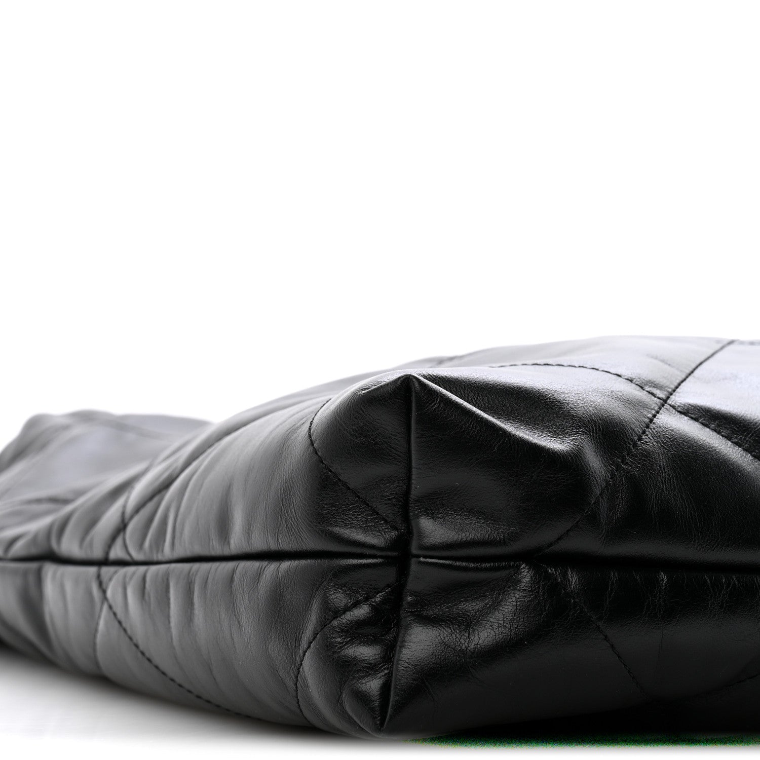 Shiny Calfskin Quilted Chanel 22 Black