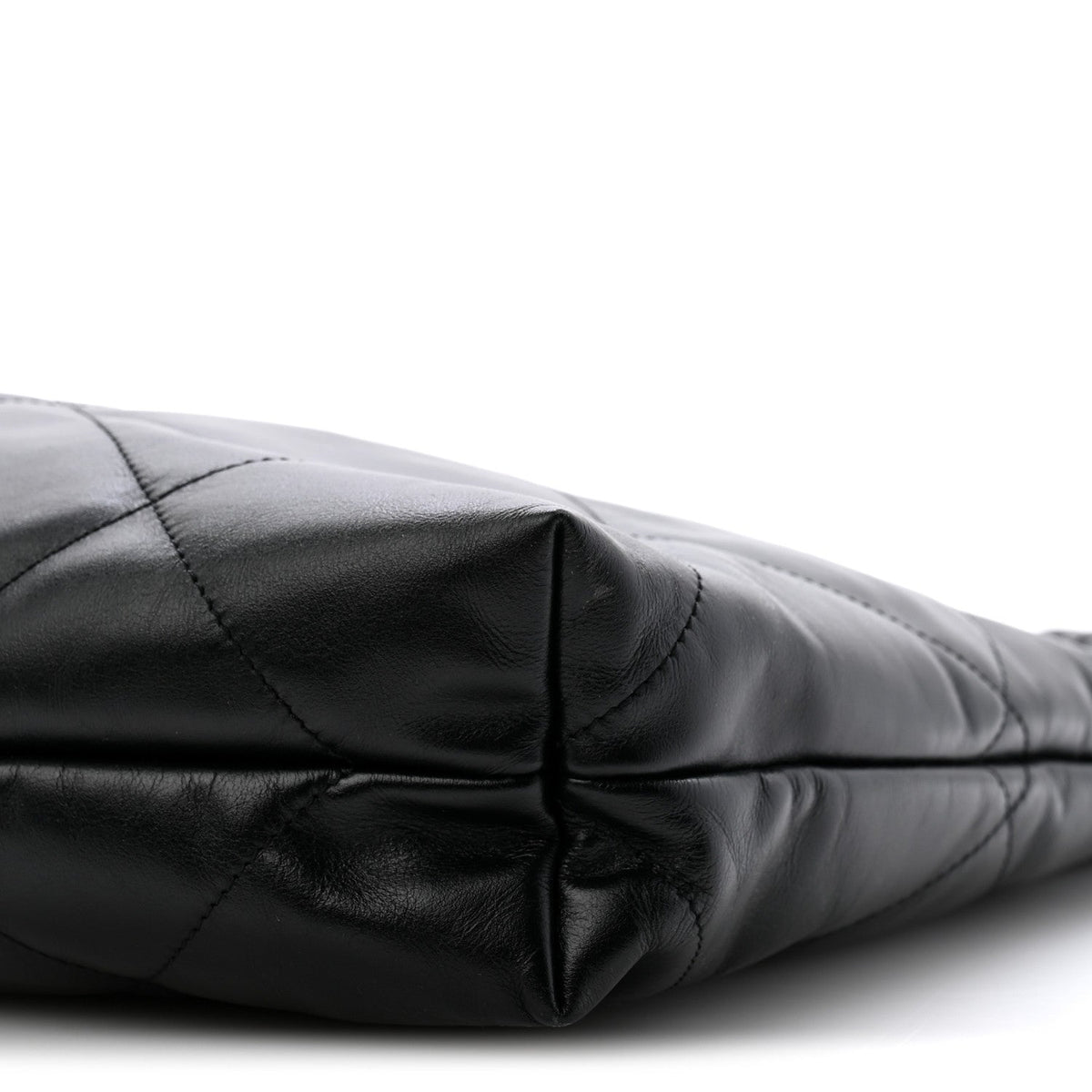 Shiny Calfskin Quilted Chanel 22 Black