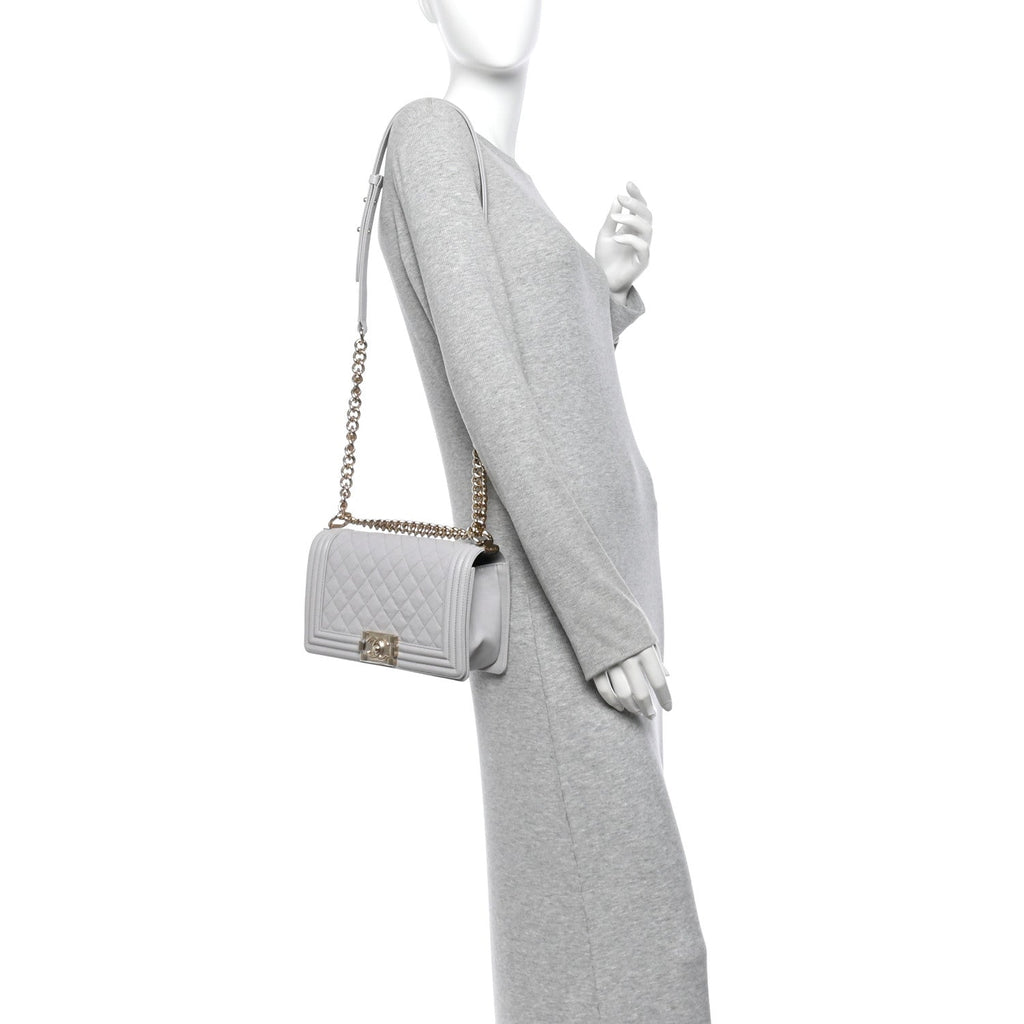 Caviar Quilted Medium Boy Flap Light Grey