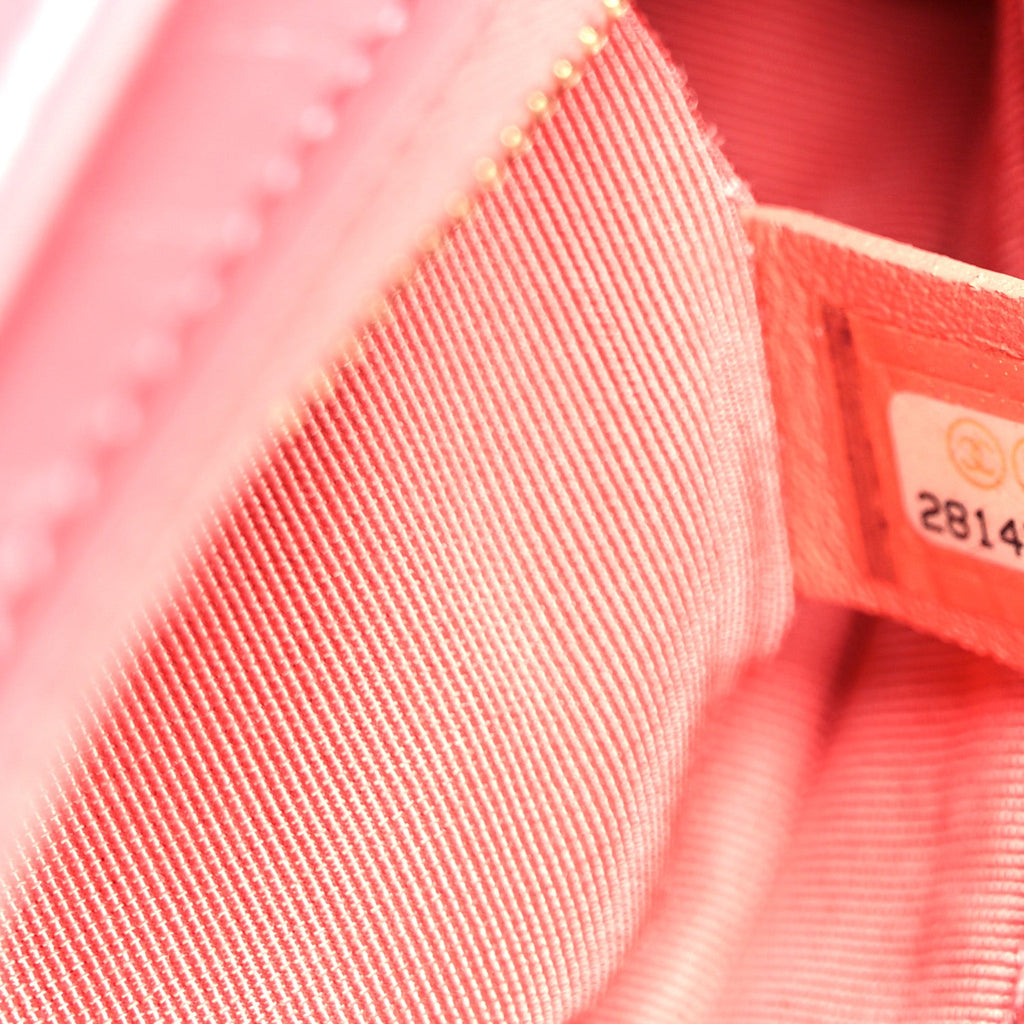 Aged Calfskin Quilted Small Gabrielle Hobo Pink