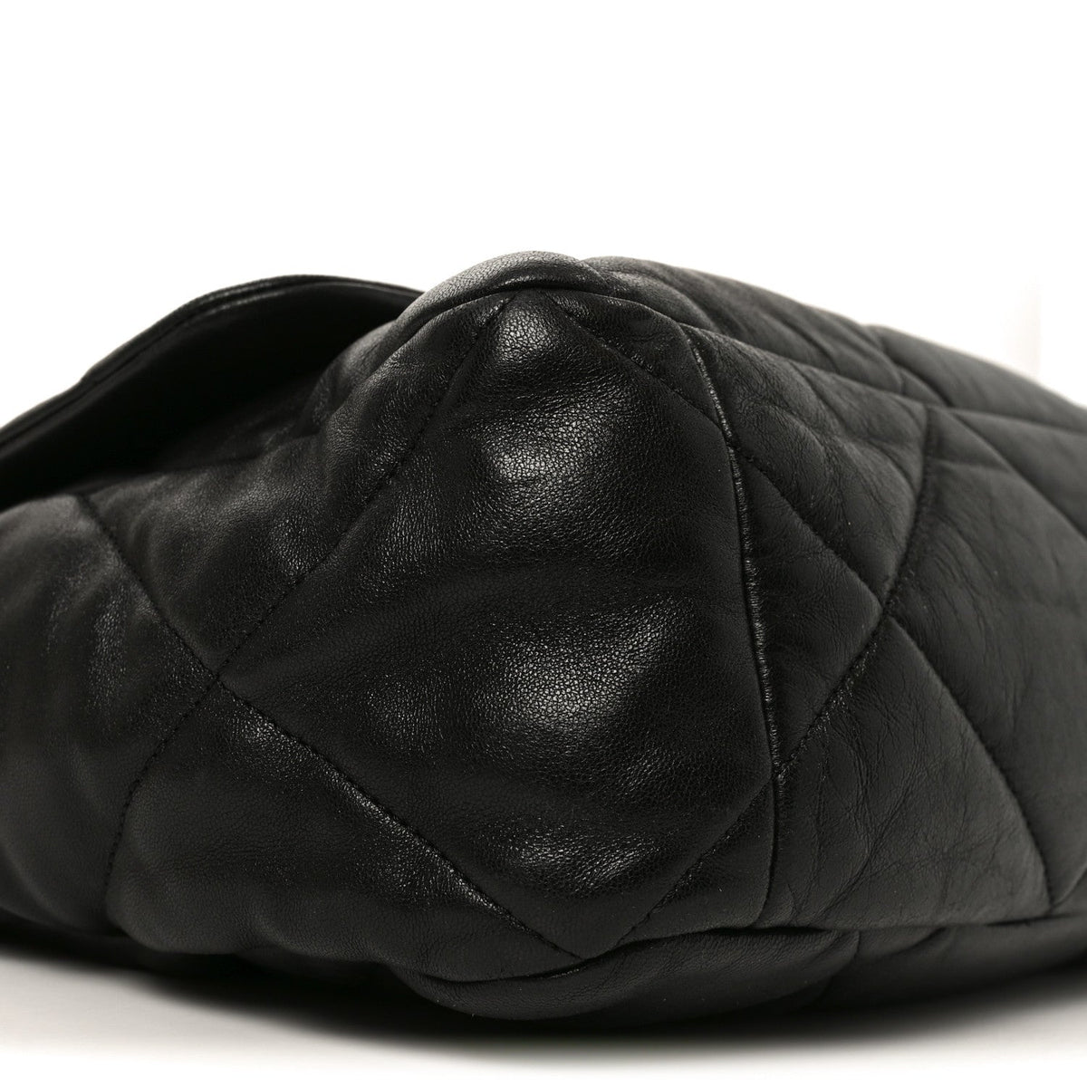 Lambskin Quilted Maxi Chanel 19 Flap Black