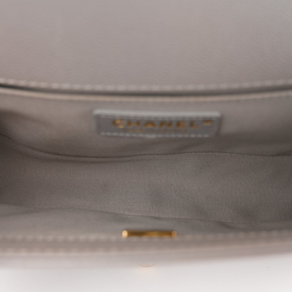 Caviar Quilted Chain Around Medium Boy Flap Grey
