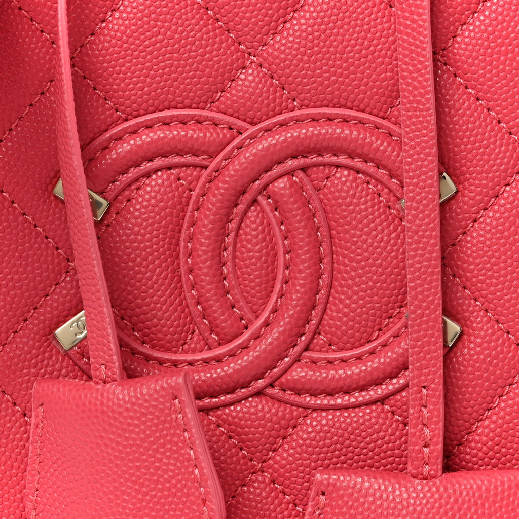 Caviar Quilted CC North South Filigree Vanity Case Pink