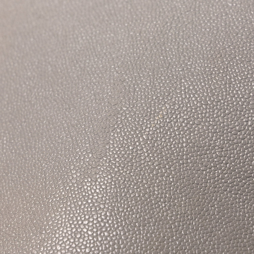 Caviar Quilted Medium Boy Flap Light Grey