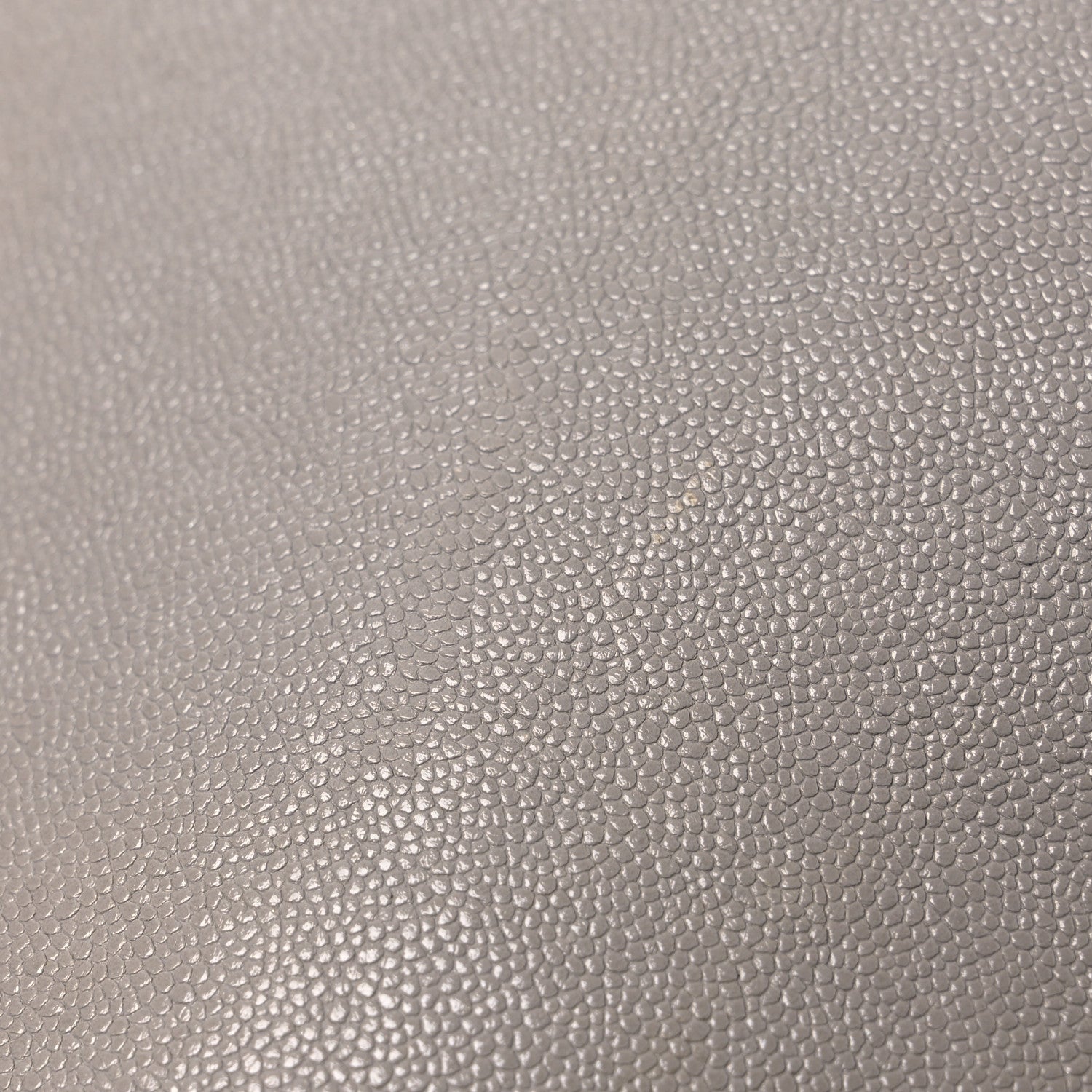 Caviar Quilted Medium Boy Flap Light Grey
