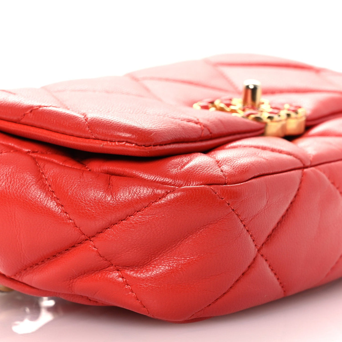 Lambskin Quilted Chanel 19 Waist Bag Red