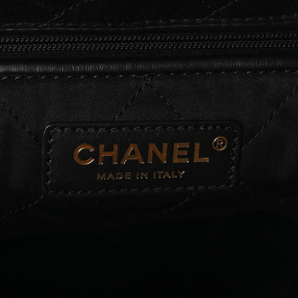 Shiny Calfskin Quilted Chanel 22 Black