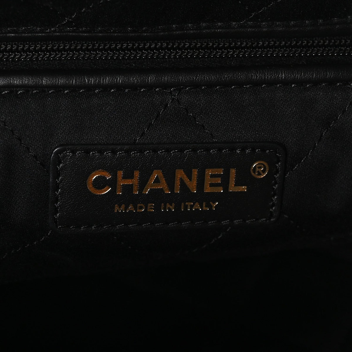 Shiny Calfskin Quilted Chanel 22 Black