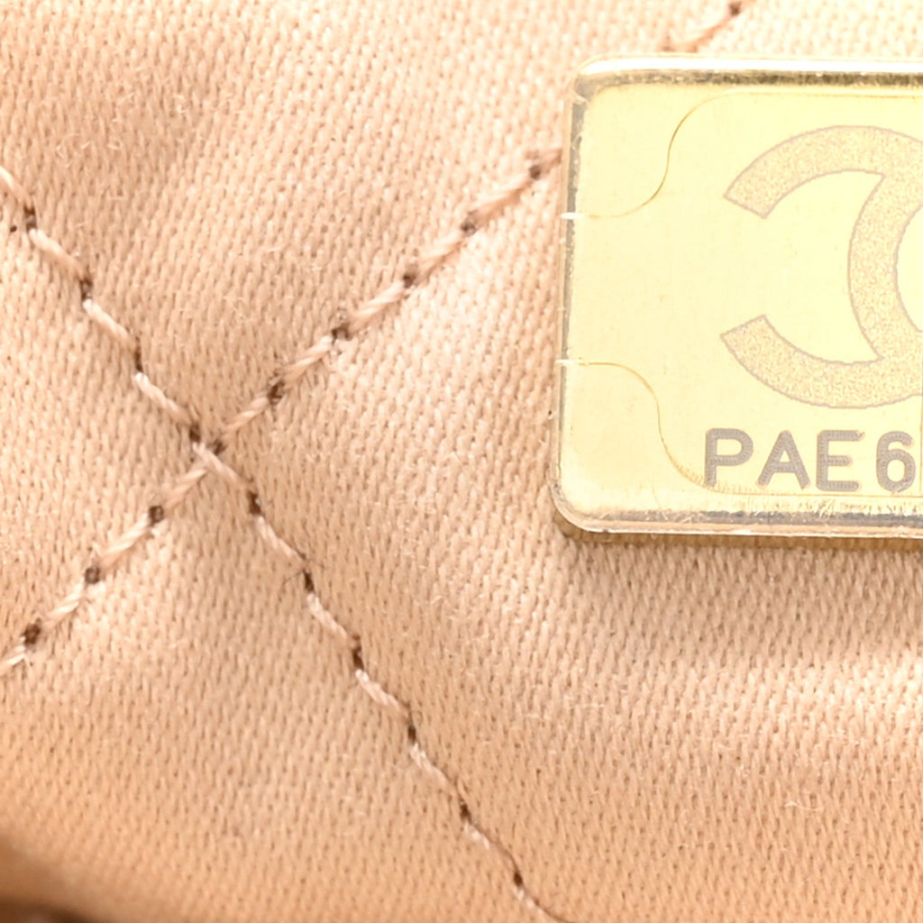 Calfskin Quilted Chanel 22 White
