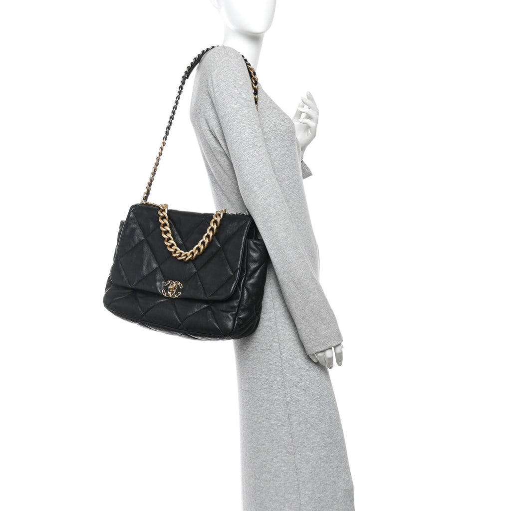 Lambskin Quilted Maxi Chanel 19 Flap Black