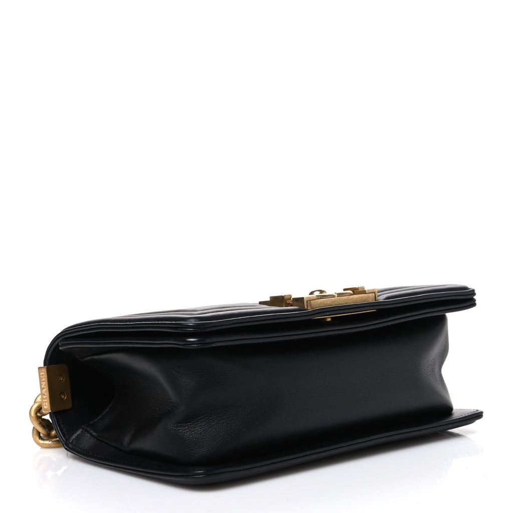 Lambskin Chevron Quilted Small Boy Flap Black