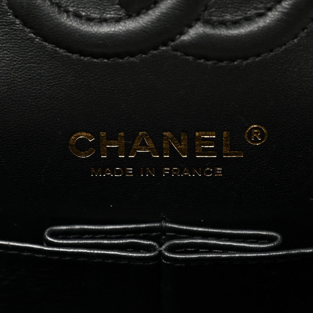 Caviar Flat Chevron Quilted Small Double Flap Black