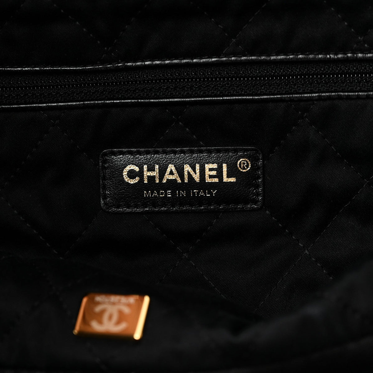 Shiny Calfskin Quilted Chanel 22 Black