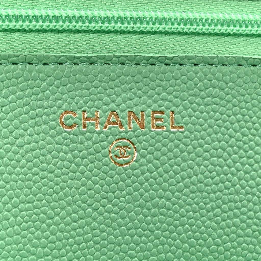 Caviar Quilted Wallet On Chain WOC Green