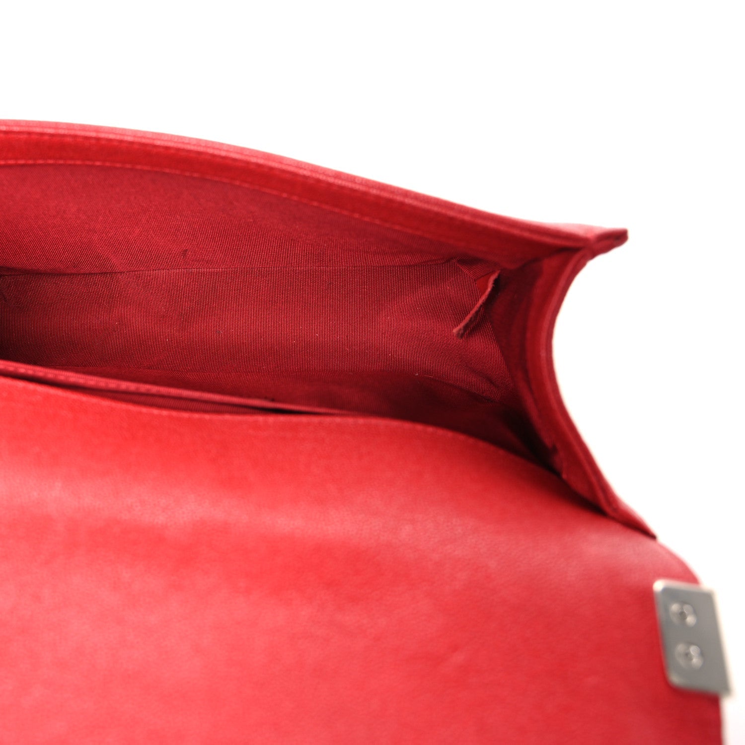 Caviar Quilted Medium Boy Flap Red