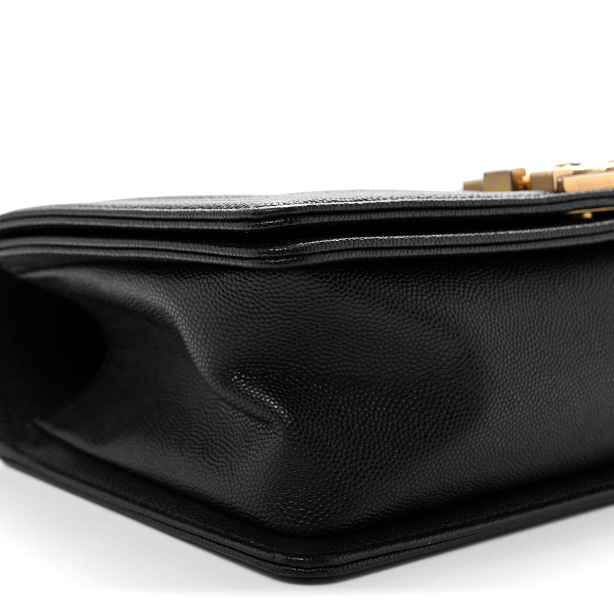 Caviar Quilted Medium Boy Flap Black