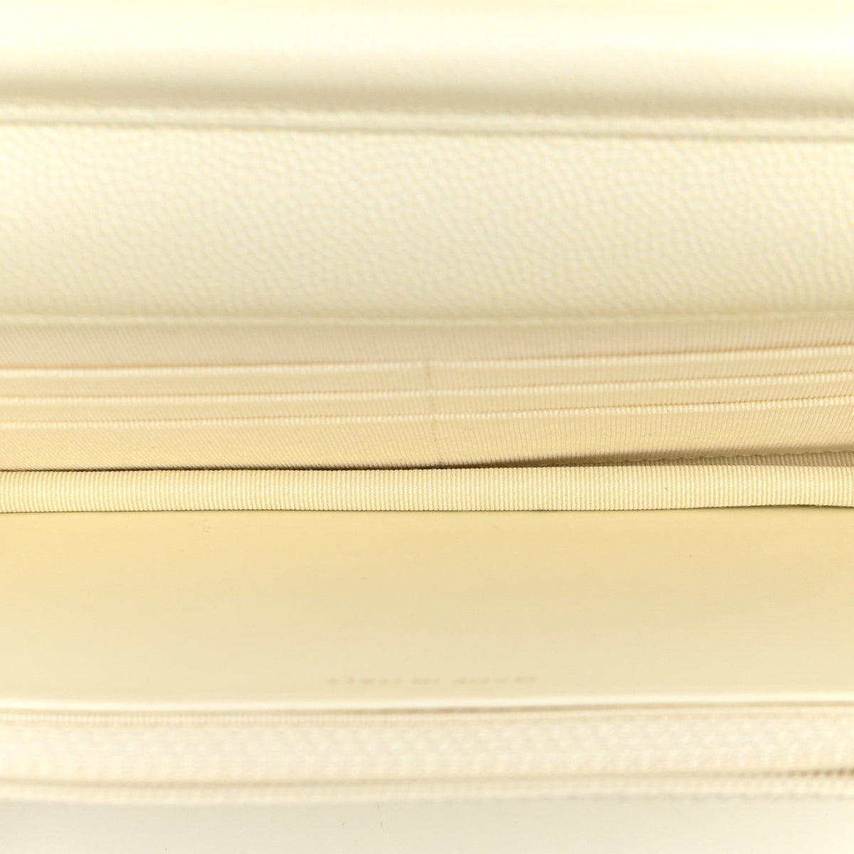Caviar Quilted Wallet on Chain WOC White