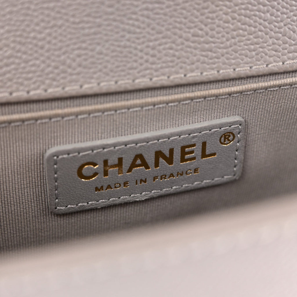 Caviar Quilted Chain Around Medium Boy Flap Grey