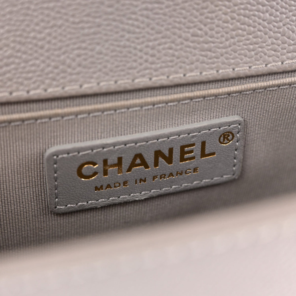 Caviar Quilted Chain Around Medium Boy Flap Grey