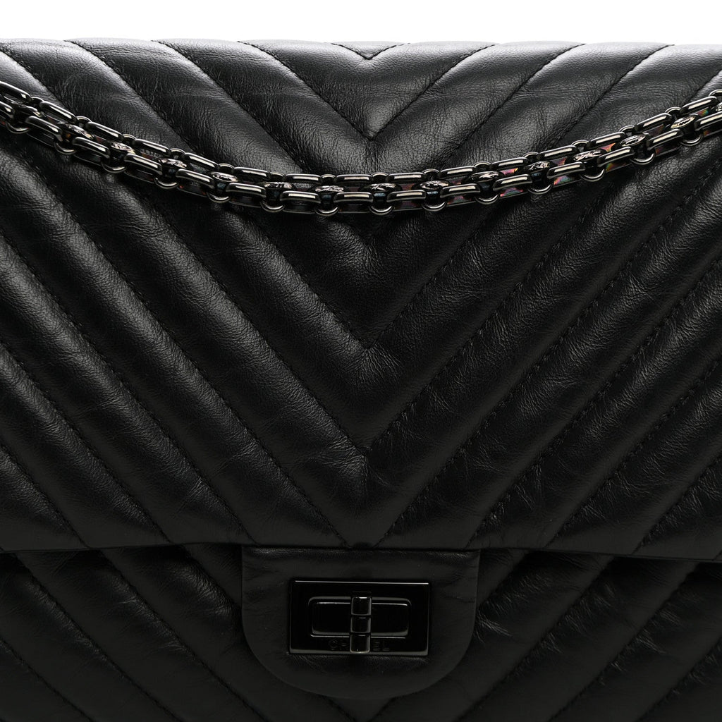 Aged Calfskin Chevron Quilted 2.55 Reissue 226 So Black