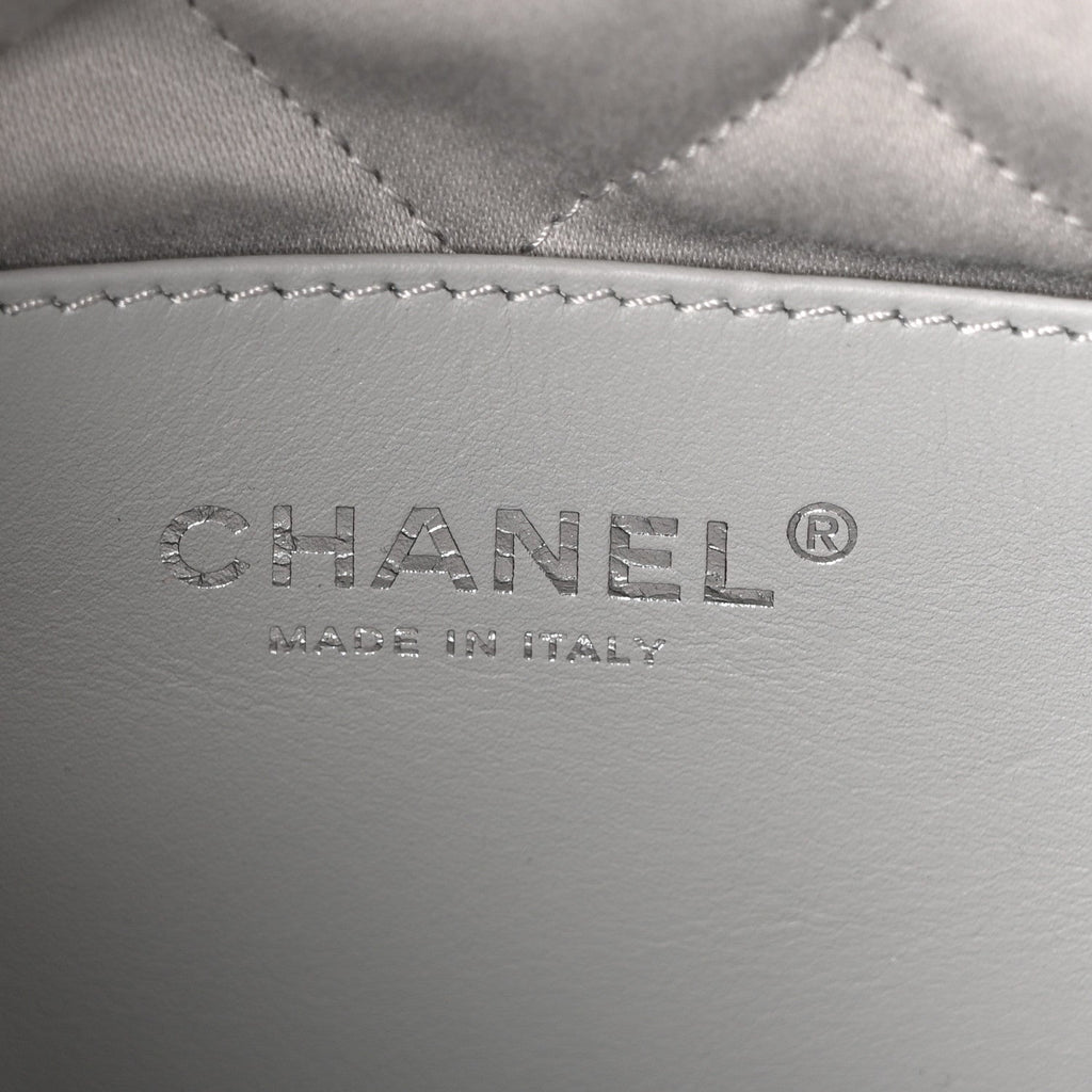 Metallic Lambskin Quilted Mini Chanel 22 Silvery
