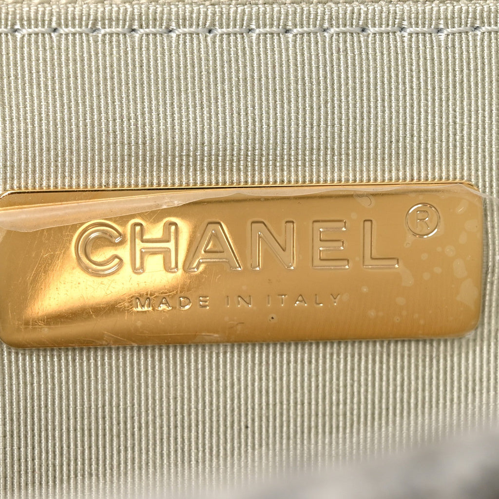 Tweed Quilted Medium Chanel 19 Flap Grey Ecru