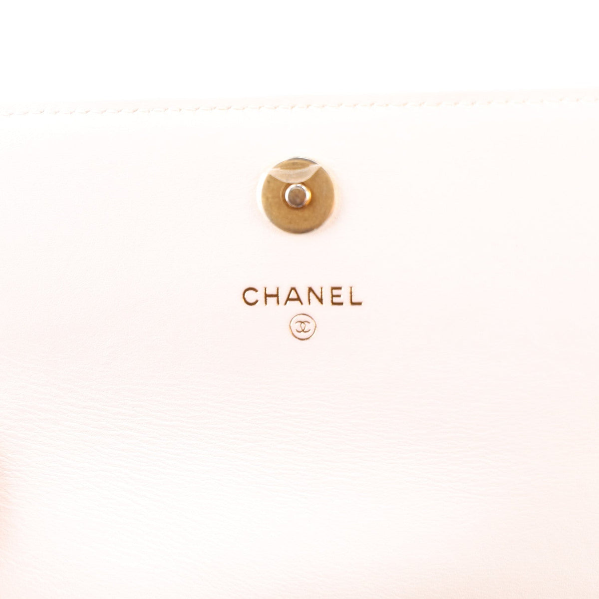 Calfskin Quilted Enchained Wallet On Chain WOC White