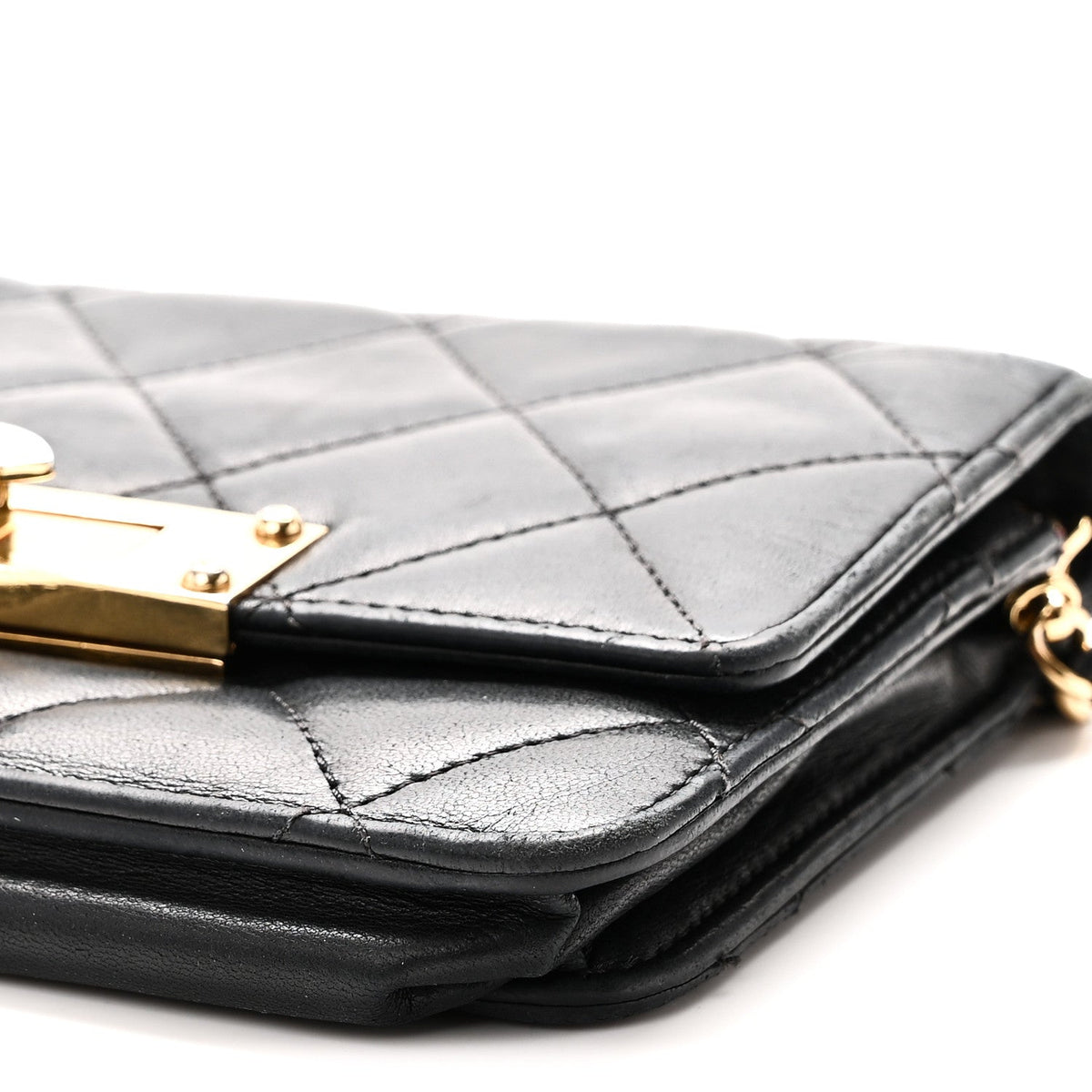 Lambskin Quilted Golden Class Wallet on Chain WOC Black