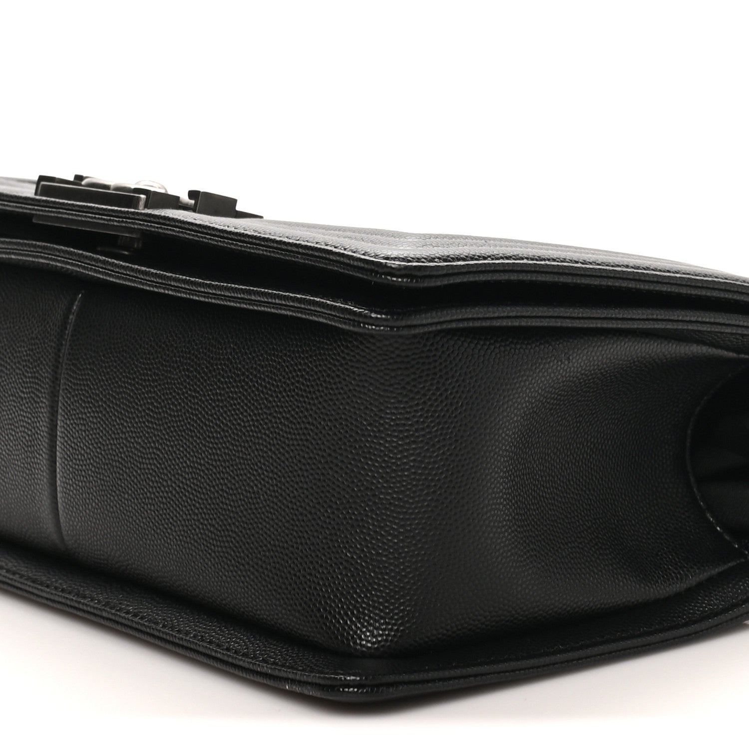 Caviar Quilted Medium Boy Flap Black