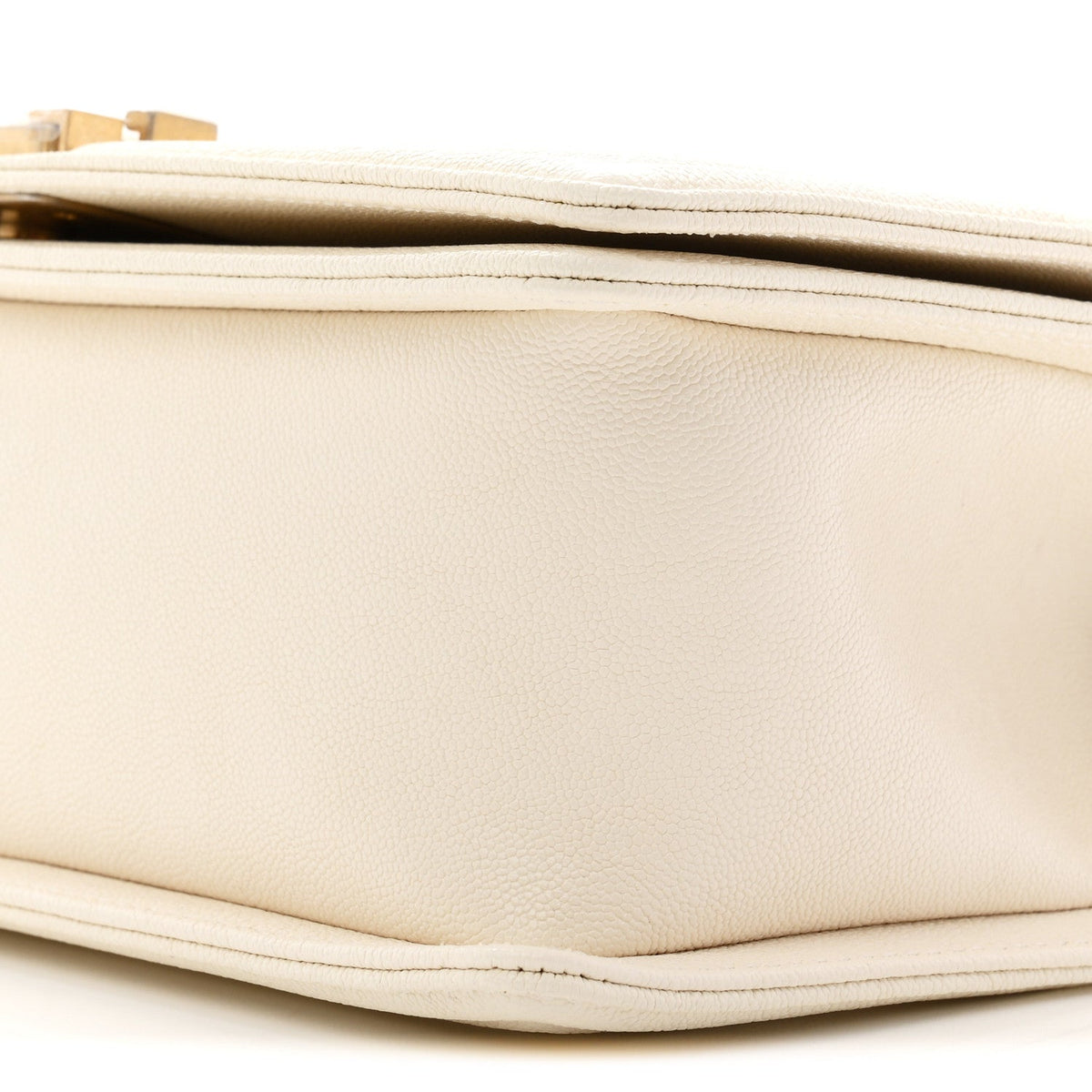 Caviar Quilted Medium Boy Flap White