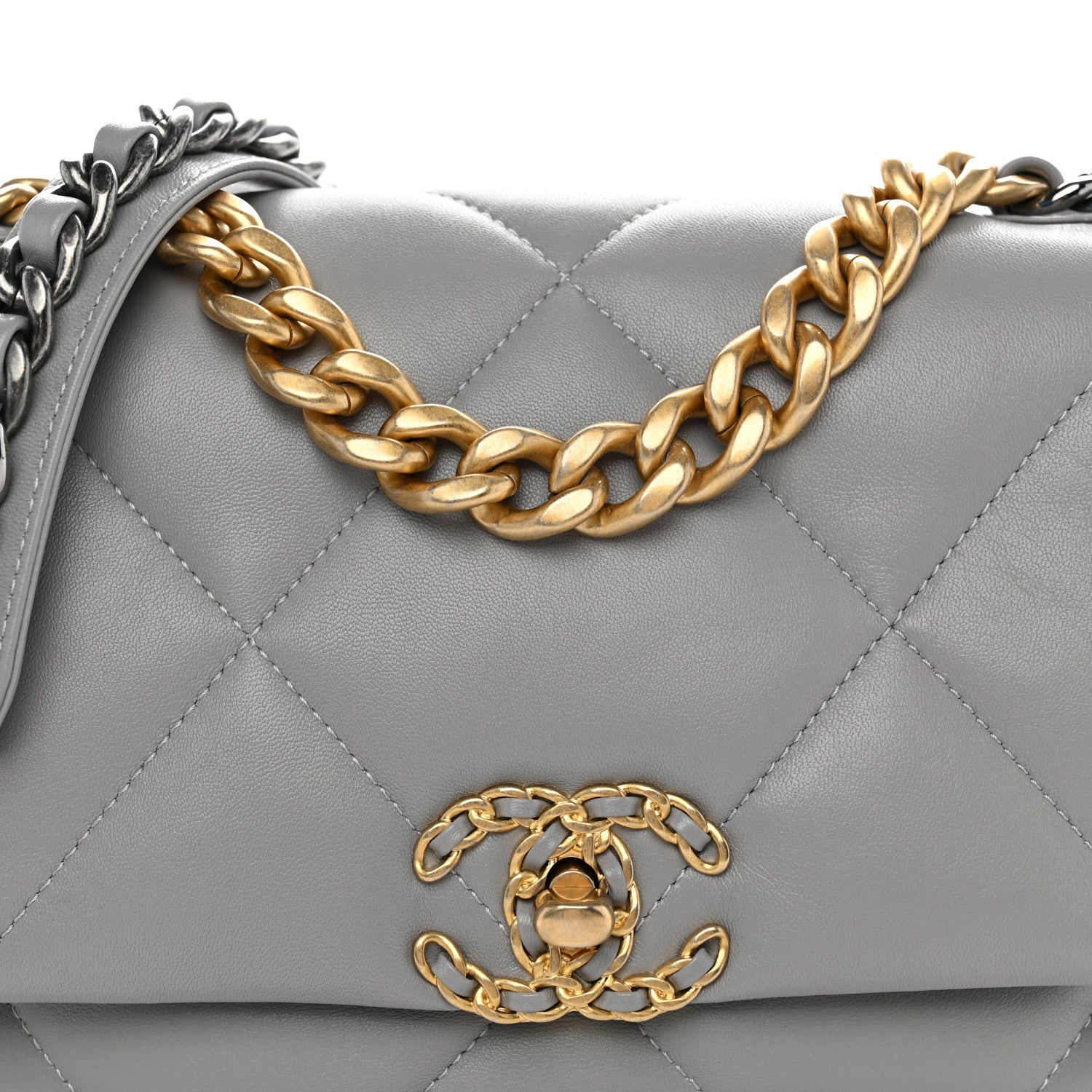 Lambskin Quilted Medium Chanel 19 Flap Grey