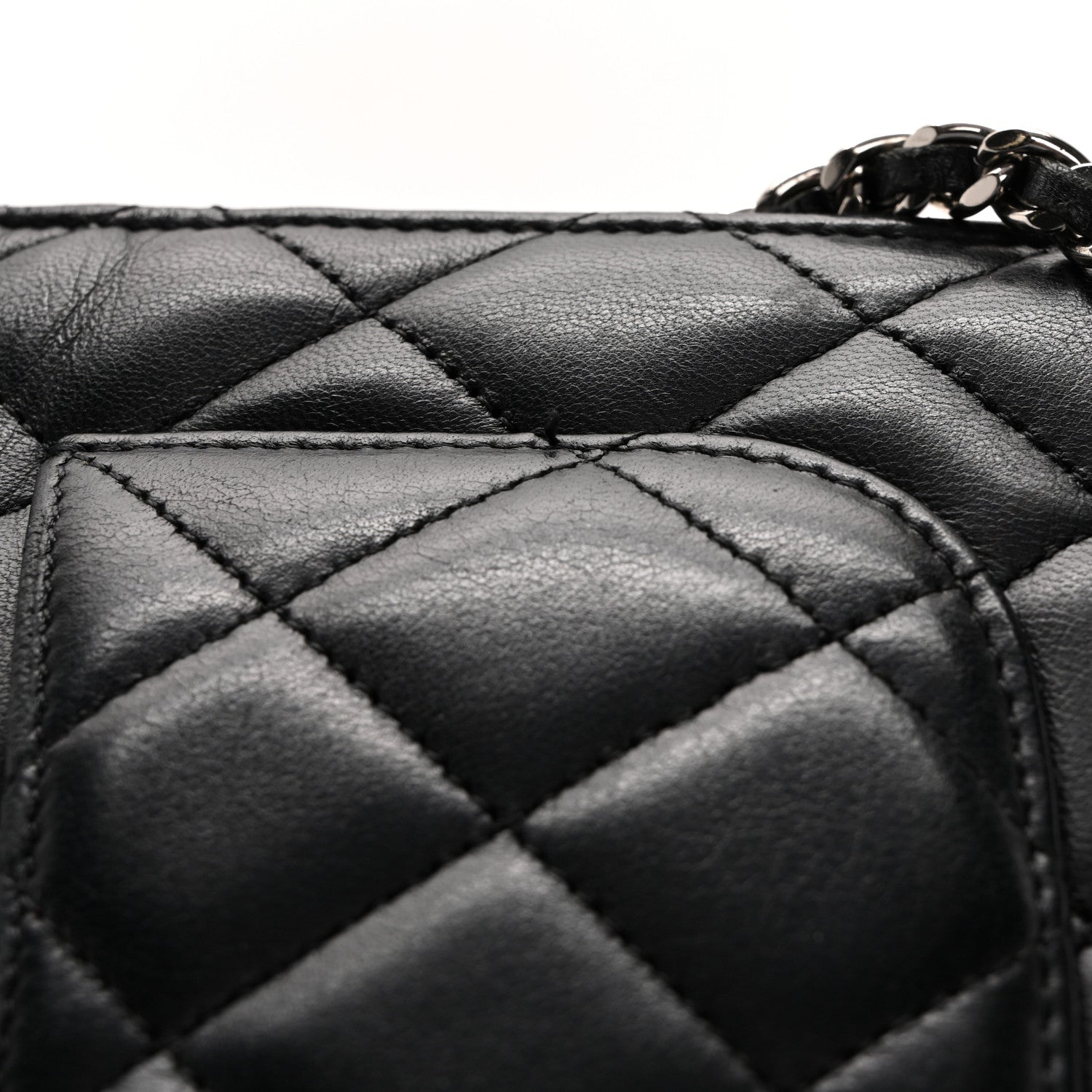 Lambskin Quilted Wallet On Chain WOC Black