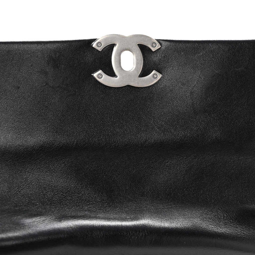 Lambskin Quilted Medium Chanel 19 Flap Black