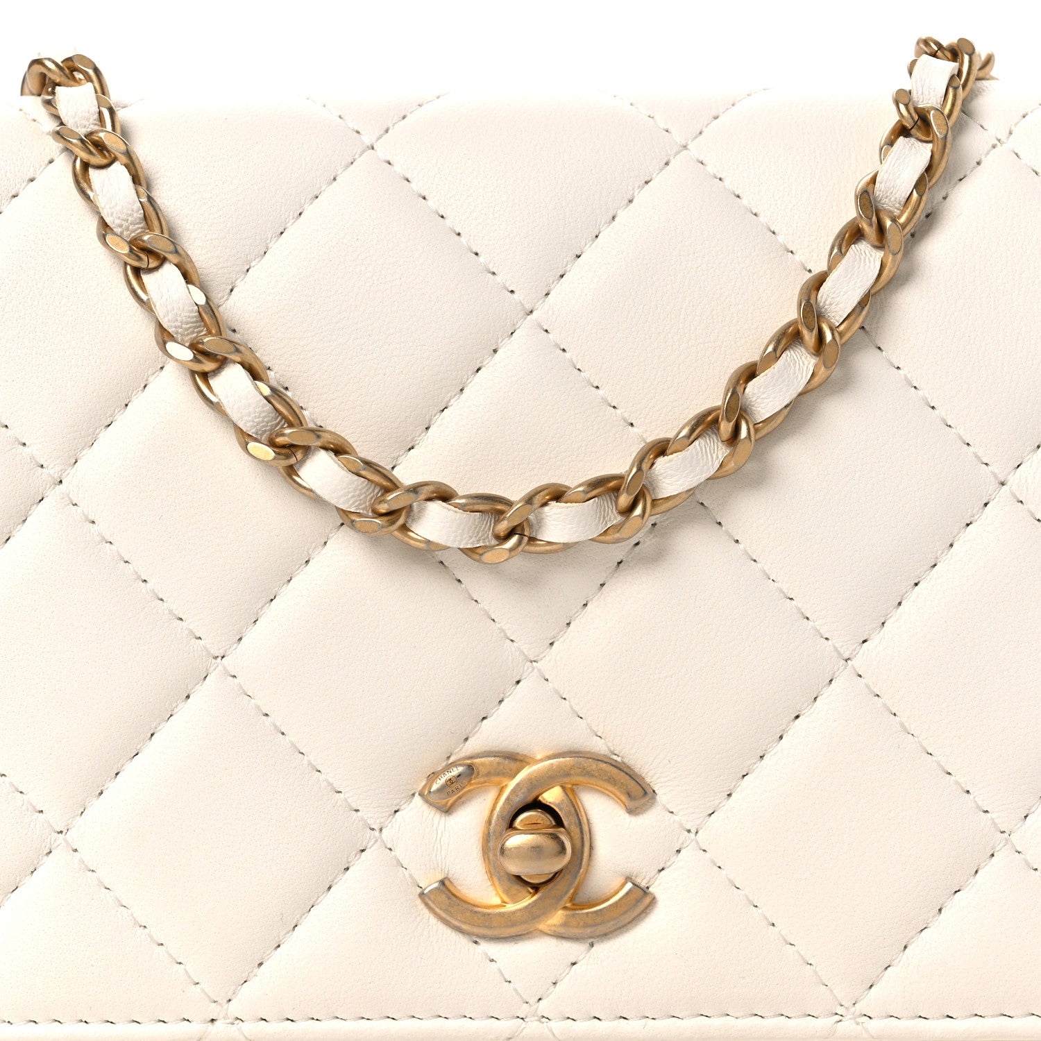 Lambskin Quilted CC Pearl Crush Wallet on Chain WOC White