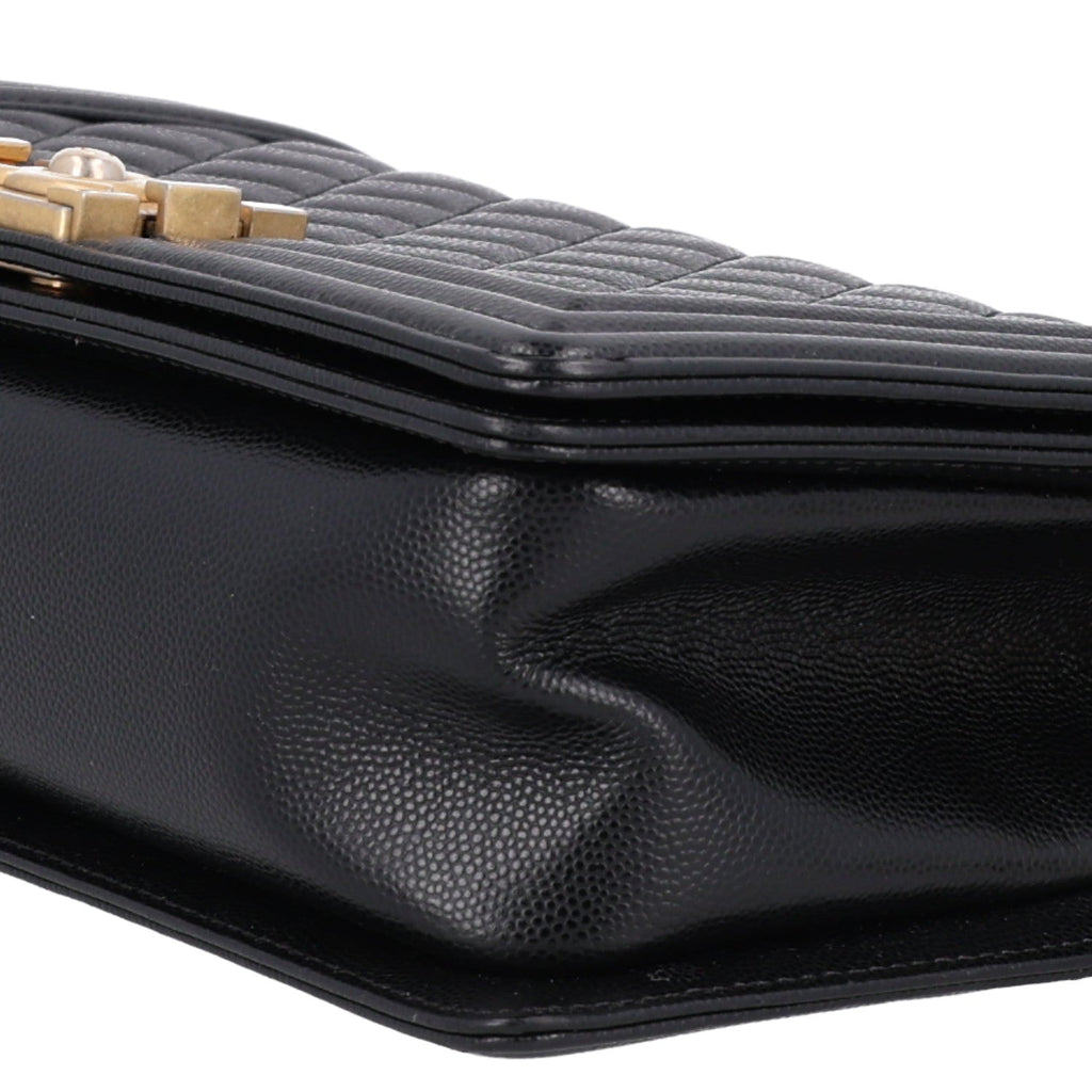 Caviar Quilted Medium Boy Flap Black