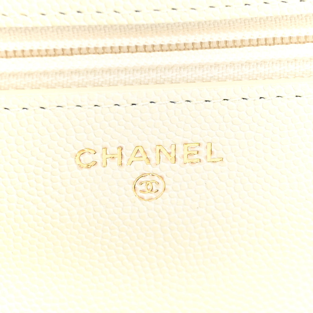 Caviar Quilted Wallet on Chain WOC White
